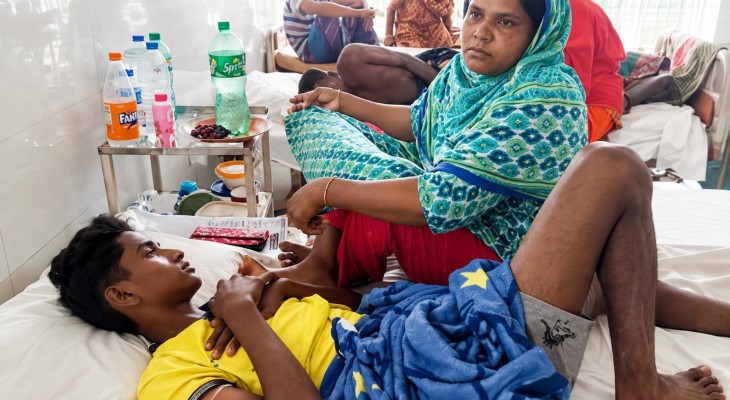 মৌলভীবাজারে আশঙ্কাজনক হারে বাড়ছে হাম - ডেঙ্গুর প্রকোপ